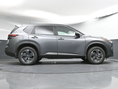 Used 2026 Nissan Rogue SV image 25