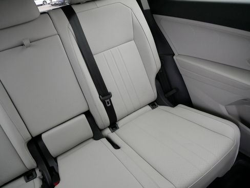 Certified 2023 Volkswagen Tiguan SE image 14