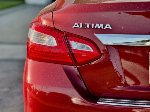 Used 2016 Nissan Altima 2.5 S w/ Power Driver Seat Package FWD image 11