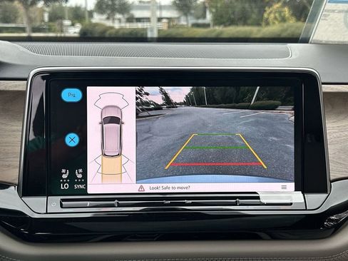 New 2026 Volkswagen Atlas SE image 17