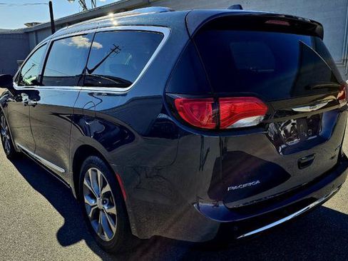 Used 2019 Chrysler Pacifica Limited FWD image 6