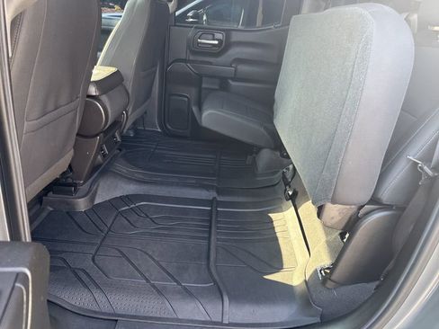 Used 2020 Chevrolet Silverado 1500 LT image 40