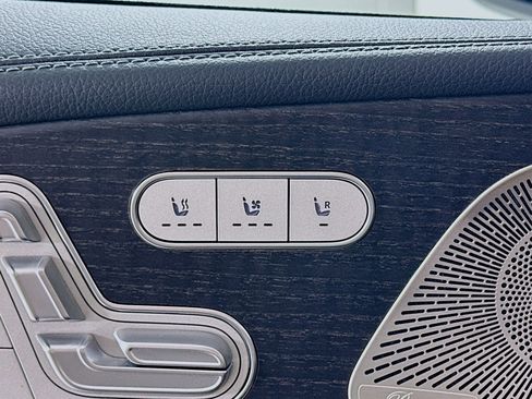 Used 2022 Mercedes-Benz GLS 450 4MATIC image 22