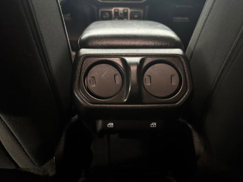 Used 2019 Jeep Wrangler Unlimited Sport S image 35