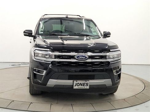 Used 2024 Ford Expedition Limited image 2