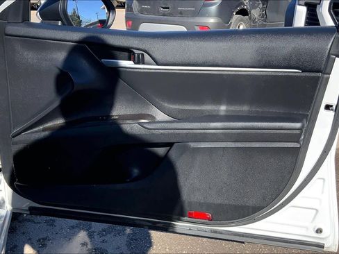 Used 2024 Toyota Camry SE image 21
