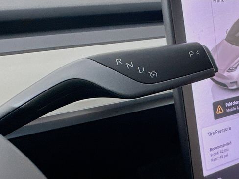 Used 2023 Tesla Model Y Long Range AWD/4WD image 23