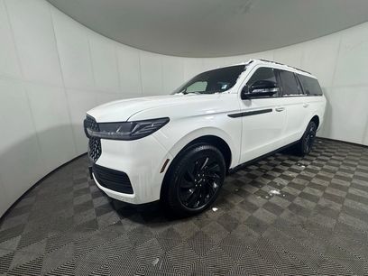 New 2025 Lincoln Navigator L Reserve w/ Jet Appearance Package