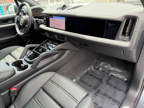 New 2026 Porsche Cayenne S AWD/4WD image 18