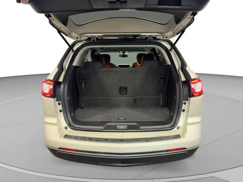 Used 2016 Chevrolet Traverse LT w/ Style and Technology Package FWD image 25