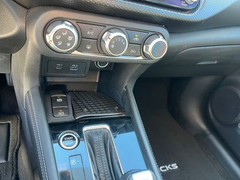 Used 2023 Nissan Kicks SV image 33