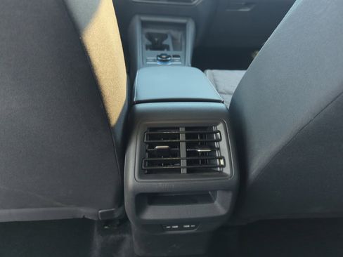 Used 2025 Volkswagen Tiguan S image 30