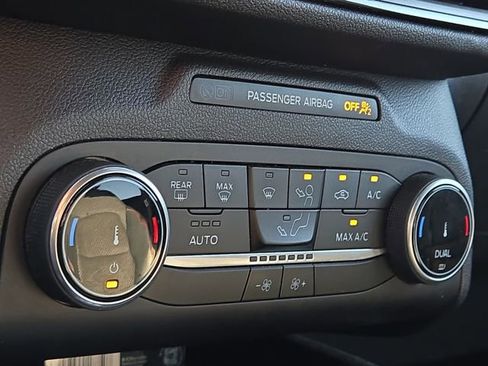 Used 2025 Ford Escape ST-Line image 24