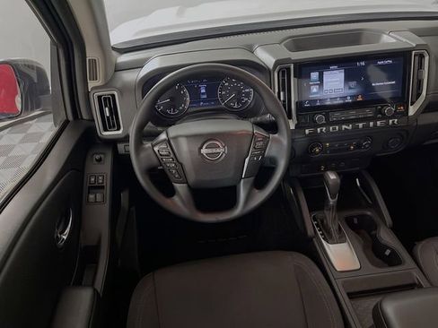 Used 2025 Nissan Frontier SV RWD image 21