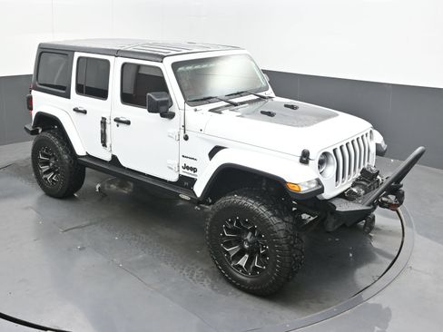 Used 2018 Jeep Wrangler Unlimited Sahara w/ Dual Top Group AWD/4WD image 32