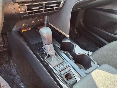 Used 2025 Toyota Camry LE image 10