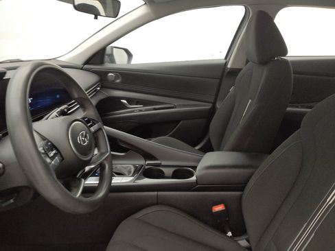 Used 2023 Hyundai Elantra SEL w/ Convenience Package FWD image 17