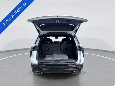 New 2026 Chevrolet Traverse High Country w/ LPO, Floor Liner Package FWD image 25
