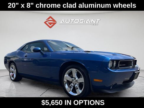 Used 2009 Dodge Challenger R/T RWD image 9