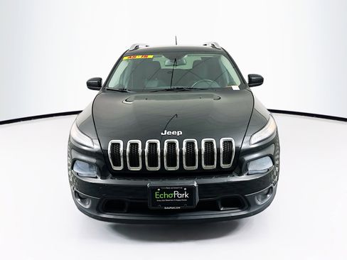 Used 2014 Jeep Cherokee Latitude w/ Cold Weather Group FWD image 2