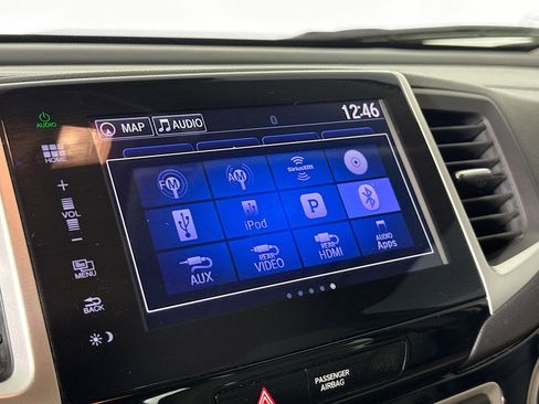 Used 2016 Honda Pilot Touring image 17