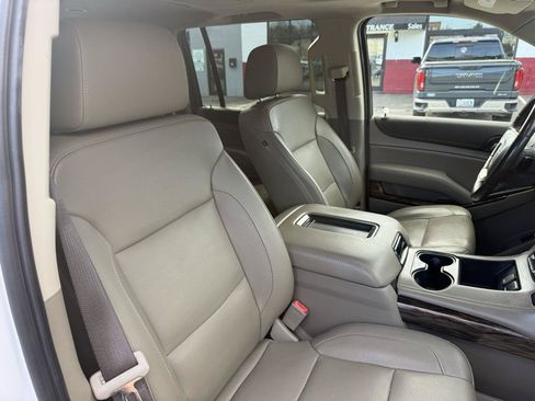 Used 2019 GMC Yukon XL SLT w/ Open Road Package AWD/4WD image 19