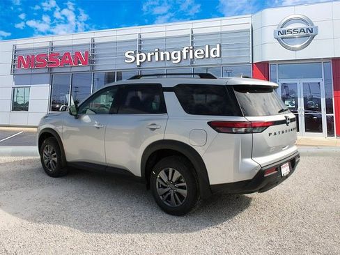 New 2025 Nissan Pathfinder SV w/ Black Appearance Package image 4