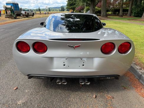 Used 2007 Chevrolet Corvette Coupe w/ Preferred Equipment Group RWD image 35