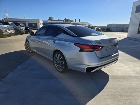 Used 2023 Nissan Altima 2.5 SL image 5