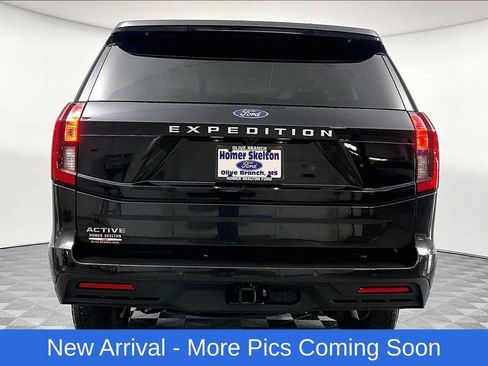 Used 2025 Ford Expedition Active AWD/4WD image 4