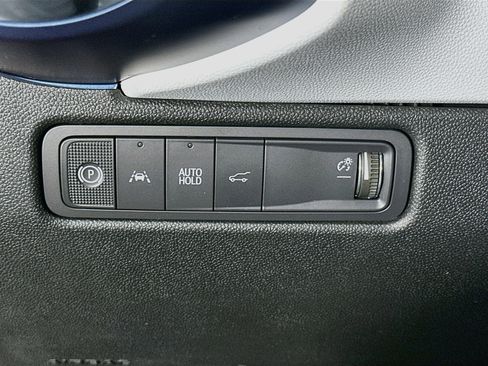 Used 2025 Chevrolet Equinox EV LT FWD image 17