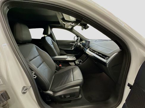 Used 2025 BMW X2 xDrive28i image 33