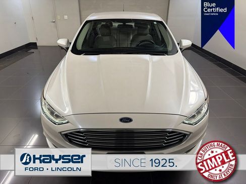 Certified 2018 Ford Fusion SE w/ Fusion SE Technology Package FWD image 2