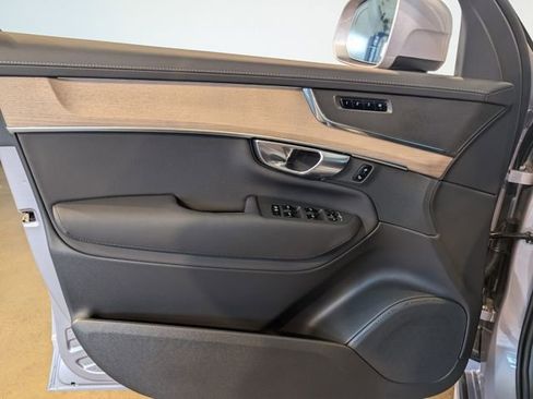 New 2026 Volvo XC90 B6 Plus w/ Protection Package image 8