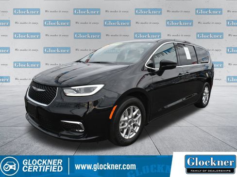 Used 2025 Chrysler Pacifica Select FWD image 1