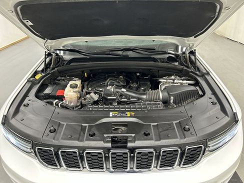 Used 2021 Jeep Grand Cherokee L Limited image 24