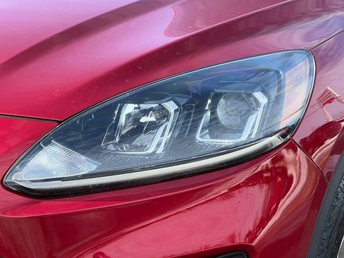 Used 2020 Ford Escape SE image 36