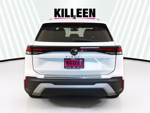 New 2026 Volkswagen Tiguan SE image 6