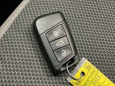 Used 2024 Volkswagen Taos S image 30