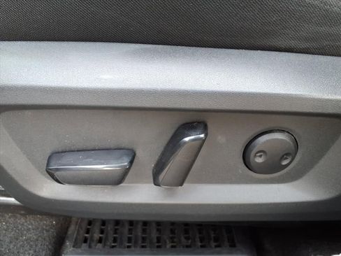 Used 2022 Nissan Rogue SV image 14