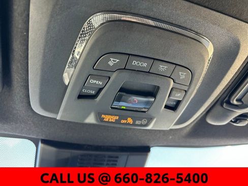 Used 2024 Toyota Corolla SE w/ SE Package image 18