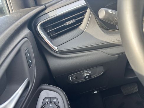 Used 2025 Buick Encore GX Preferred image 32