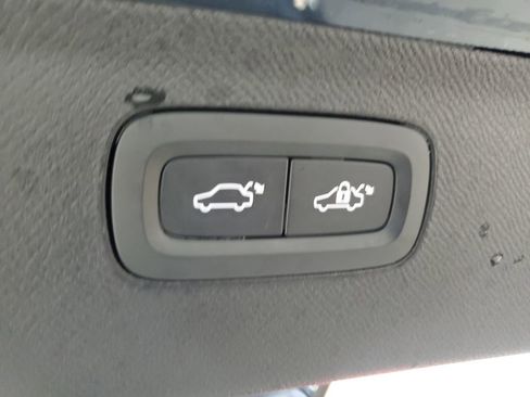 Certified 2025 Volvo XC90 B6 Ultra image 12