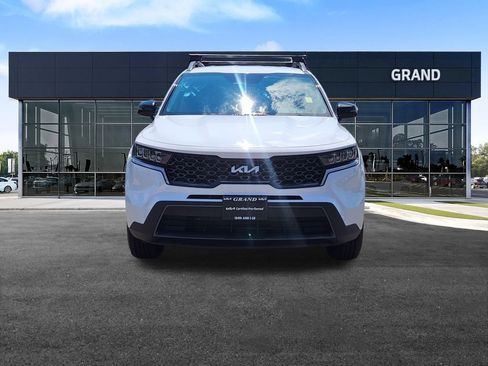 Used 2023 Kia Sorento S AWD/4WD image 3