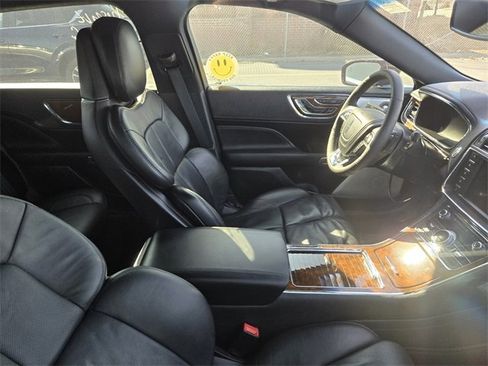 Used 2019 Lincoln Continental Reserve image 9