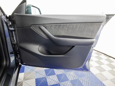 Used 2022 Tesla Model Y Long Range image 14