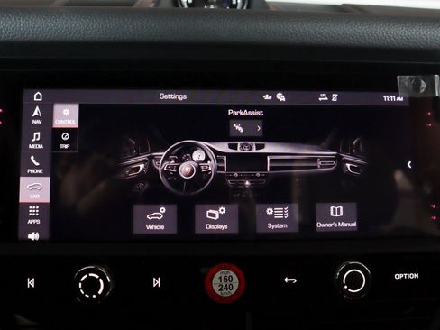 Certified 2025 Porsche Macan image 23