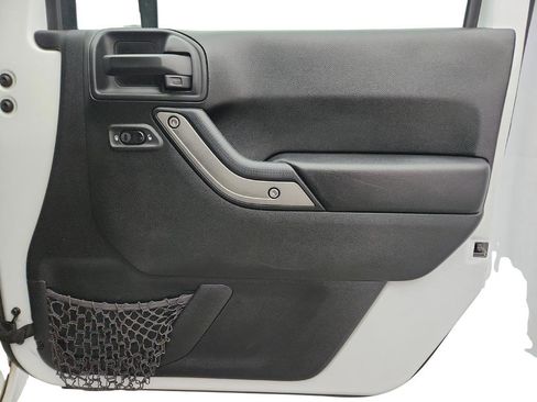 Used 2018 Jeep Wrangler Unlimited Sport S image 22