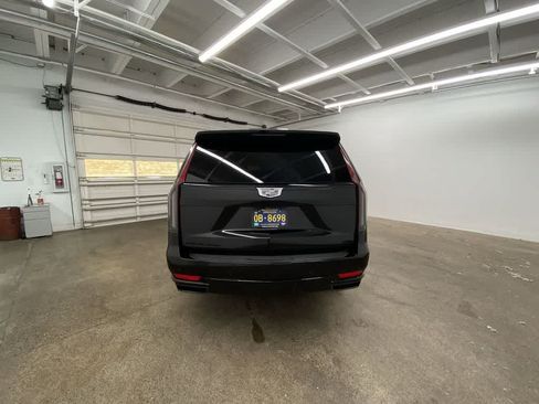 Used 2023 Cadillac Escalade Sport w/ LPO, ONYX Package AWD/4WD image 5