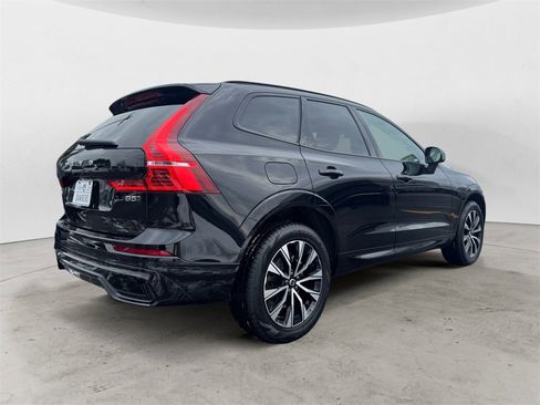 Certified 2025 Volvo XC60 B5 Core image 6